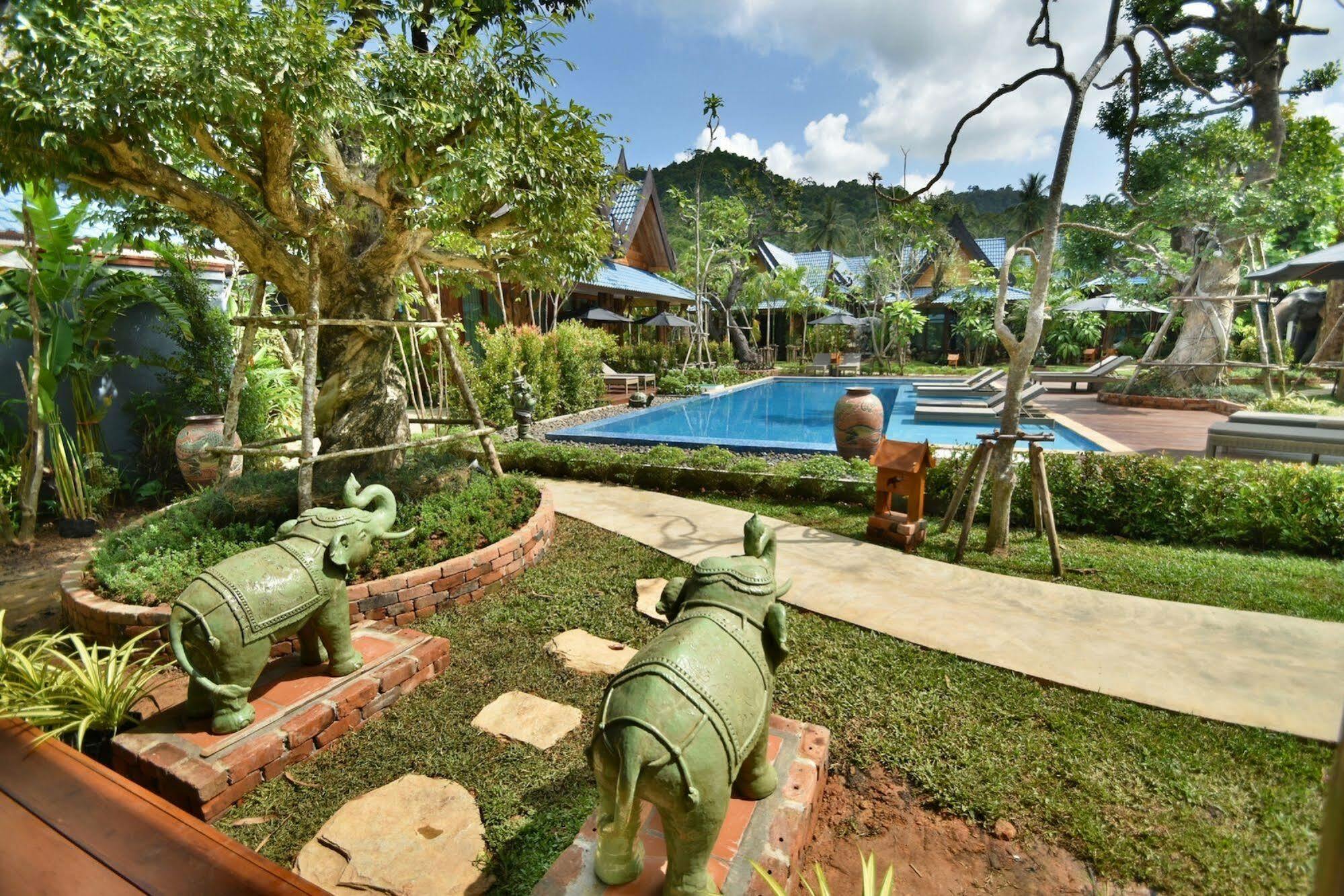 The Nine Thipthara Klongson Resort Баннонгтхале Экстерьер фото